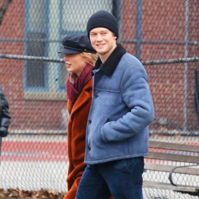 Taylor Swift and Joe Alwyn were photographed during their date.